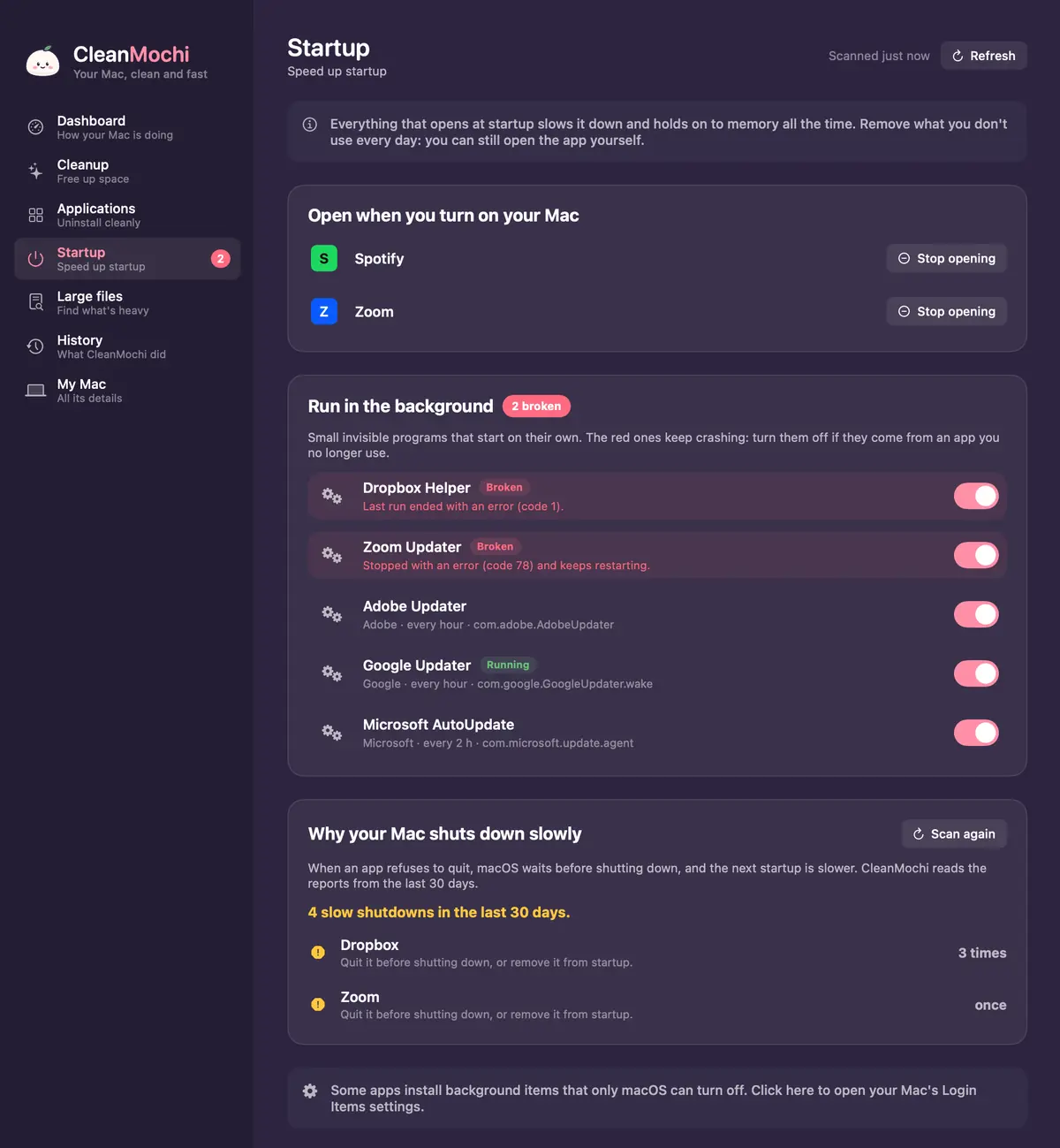 CleanMochi startup screen: apps that open at login and background programs, two of which keep crashing.